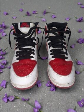 Nike High Top Sneakers in White, Red and Black